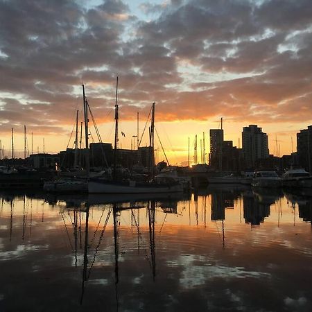 Luxury 1 Bed Ipswich Marina Apartment Free Parking מראה חיצוני תמונה